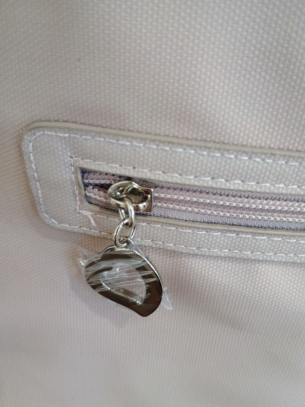 The Sak Everyday Tote Bag in Light Beige - Picture 3 of 10